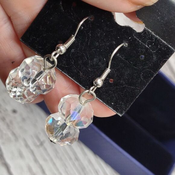 Dangle earrings Clear Stones. - Picture 3 of 5